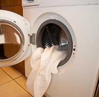 Nottingham City Centre Apartamento | The Emporium Contractors Accommodation - Your own City Centre Self Catering Accommodation by Victoria Centre Shopping Centre with 3 Bathrooms - Full Kitchen to Cook as you would at home - Parking for Cars or High Top Vans at five pounds a day