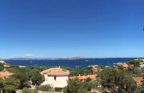 Baja Sardinia Apartamento | The Enchanting Veranda by the Sea