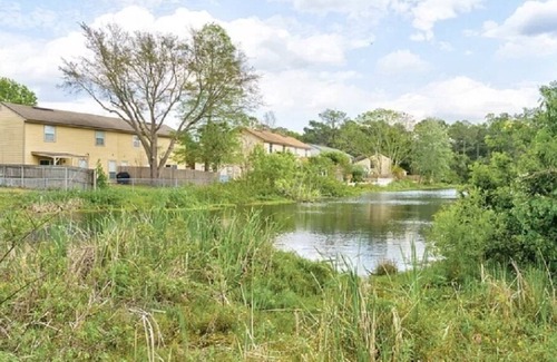 East Arlington Casa | The entire upstairs (2 bedrooms 1 bathroom and sitting room)
