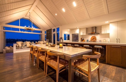 Oneroa Casa | THE ESTATE | Coast & Country | WINTER DEAL - Stay for 3, Pay for 2