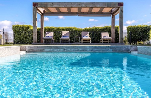 Oneroa Casa | THE ESTATE | Coast & Country | WINTER DEAL - Stay for 3, Pay for 2
