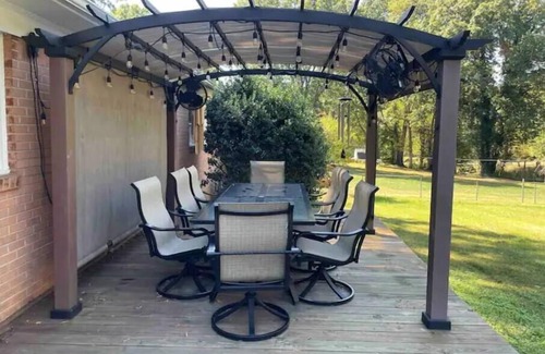 Midway Casa | The Evergreen Escape