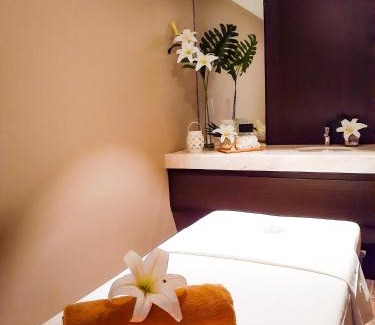 Talon Dos Hotel | The Excelsior Hotel Las Piñas