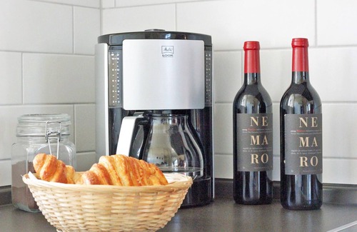Kosel Casa | La exclusiva casa de vacaciones "Schleihaus Windrose" es ideal para una familia de 6 o parejas de amigos. Unos 200 metros más adelante encontrará la zona de baño para darse un refrescante chapuzón en los cálidos días de verano.