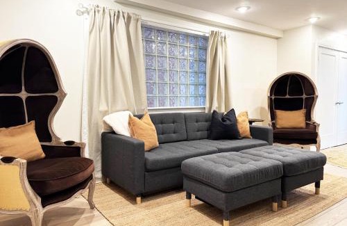 Gayborhood Casa | The Executive - Center-City - 3BR-4Bath-Private-Garage