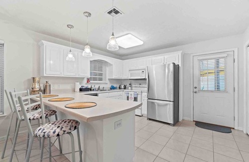 Upper Grand Lagoon Casa | The Fab Flamingo 🦩 2 King Beds 2 Miles to Beach 🏝