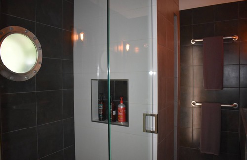 Asheville Apartamento | LUX INDUSTRIAL brickhouse SUITE ~ ~ bañera de hidromasaje 2 M ~ ~ MONTAÑA DTN VISTAS DE VIDA SILVESTRE