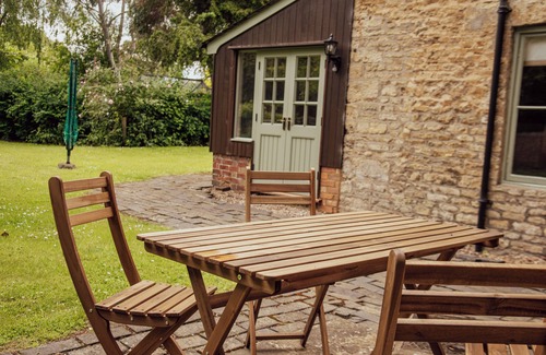 Castle Ashby Casa | The Falcon Cottages