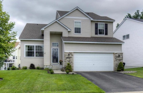 Shakopee Casa | The Falmouth Villa with Peloton Bike