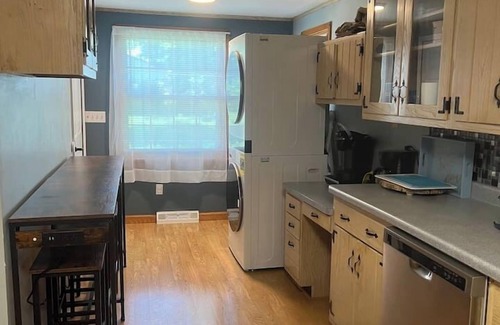 Erie Casa | Fully furnished 2BR W TVs in every room