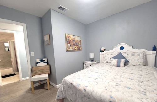 Parker Casa | The Family Hangar Modern Getaway - Entire House