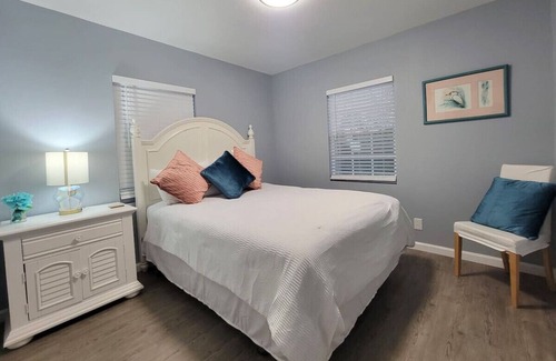 Parker Casa | The Family Hangar Modern Getaway - Entire House