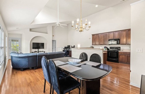 Carolina Forest Apartamento | The Farm Townhouse with King Bed