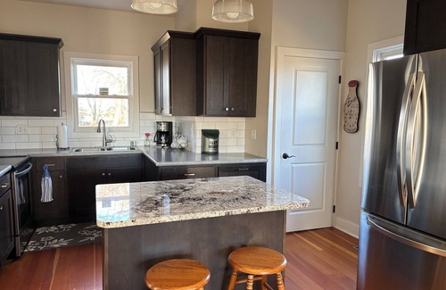 Lyons Casa | The Farmhouse-3-bedroom house nearby Humboldt close to I-90