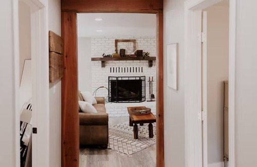 Springville Casa | The Farmhouse at Mt. Dennison - Entire home in Balch Park near Sequoia Forrest