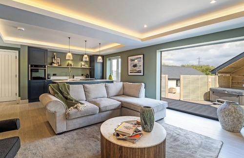 Llanfechell Casa | THE FARMHOUSE, family friendly, luxury holiday cottage in Llanfechell