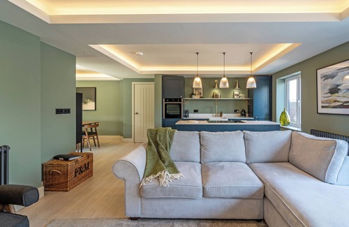 Llanfechell Casa | THE FARMHOUSE, family friendly, luxury holiday cottage in Llanfechell