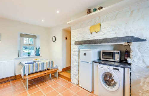 Llangaffo Cabaña | The Farmhouse - UK48734