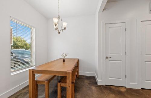 Lafayette Apartamento | The Festival Retreat KING Bd Cajun Luxury Book Now