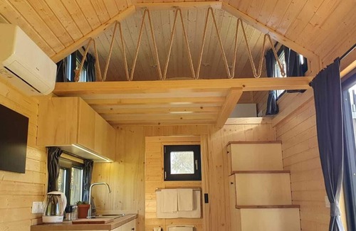 Abbess Roding Cabina | The Field View 1 by Tiny Away