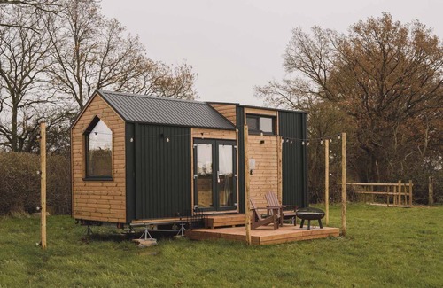 Abbess Roding Cabina | The Field View by Tiny Away