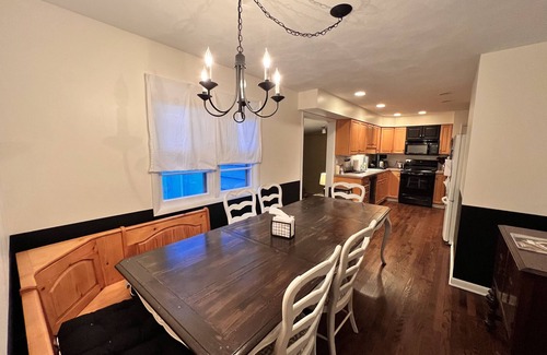 Cazenovia Casa | The “Finest” Cozy Lake Town Hideaway!