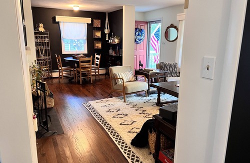 Cazenovia Casa | The “Finest” Cozy Lake Town Hideaway!