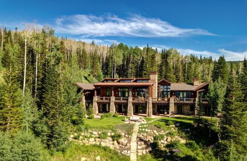 Park City Casa | The Finest Expression of Mountain Homes, Ski In Out, Hot Tub in The Colony