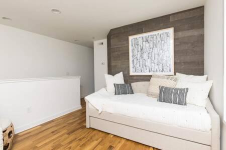 The Nations Casa | The Finley Loft - Quite Located in the Nations!