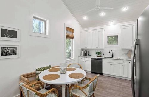 Santa Rosa Beach Apartamento | The Finn Poolside 2 Bedrooms close to all of 30A