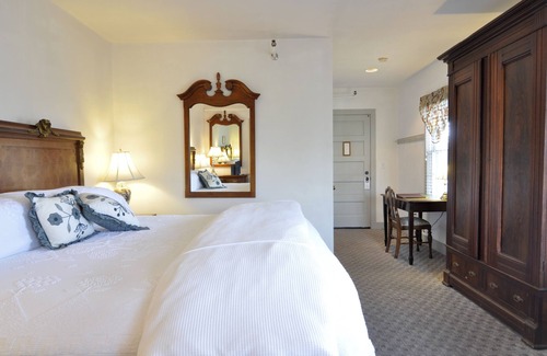 Nags Head Cama Y Desayuno | The First Colony Inn