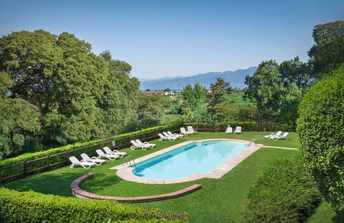 Cola Casa | Il Primo del Castello, prestigious two-room apartment with lake view, swimming pool