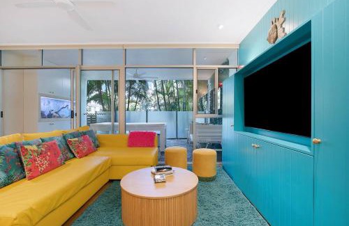 Bulimba Apartamento | The Fish Bowl Vibrant Riverside Escape with Pool
