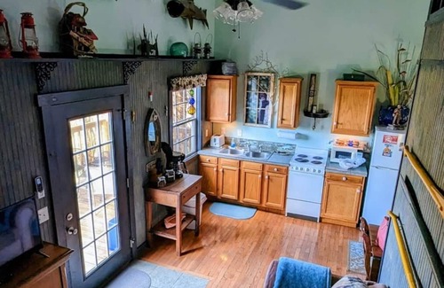 Sparta Cabina | "The FishCamp" a Cabin w/a Hot-Tub near Fall Creek Falls!, The FishCamp Cabin w/Loft Hot-tub and Vie