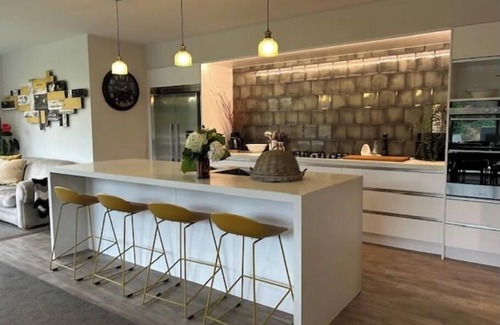 Albert Town Casa | The Fitchew Inn: A beautiful, spacious family holiday home. Pet friendly.