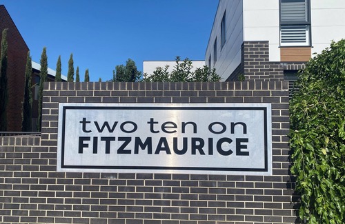 Wagga Wagga Casa | The Fitz - Central Wagga Luxury Townhouse