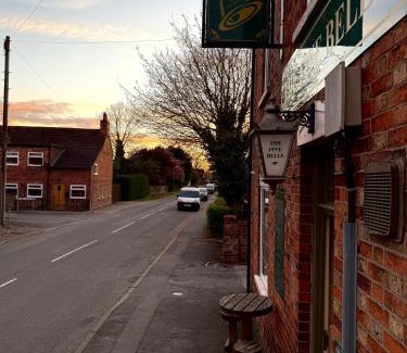Claypole Casa | The Five Bells Inn Accommodation