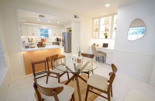 Conroe Casa | The Flamingo House - Family Fun Time