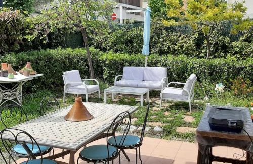 Malbosc Casa | The Flower- Townhouse with air conditioning and garden!