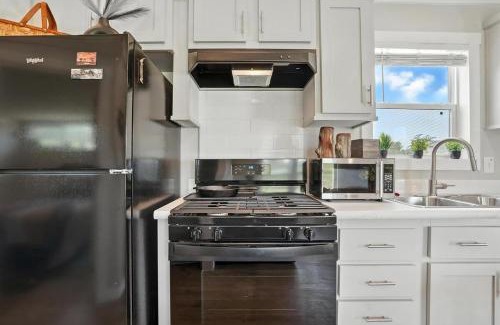 Custer Casa | The Fluffy Cow - BRAND NEW 1 BD CABIN
