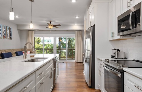 Bermuda Bay Casa | The Flying Flip Flops 3 Bedroom at Cambridge Cove