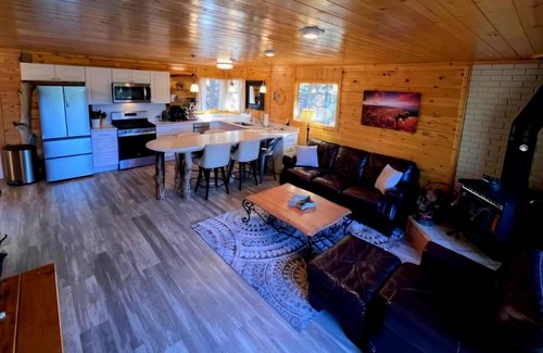 Duck Creek Village Cabina | The Flying Squirrel Getaway