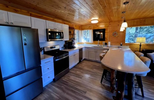 Duck Creek Village Cabina | The Flying Squirrel Getaway