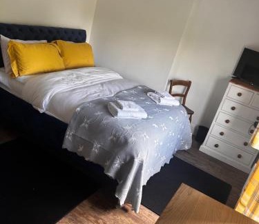 Gateshead Casa | The Follonsby hot tub Retreat with own bar near city centre
