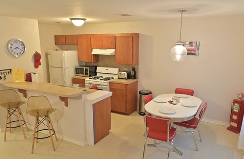 Shreveport Casa | The Ford Manor- Perfect for Extended Stays