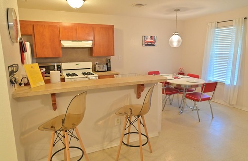 Shreveport Casa | The Ford Manor- Perfect for Extended Stays