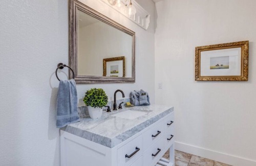 Historic Downtown Manteo Apartamento | The Forest-La Foret Room