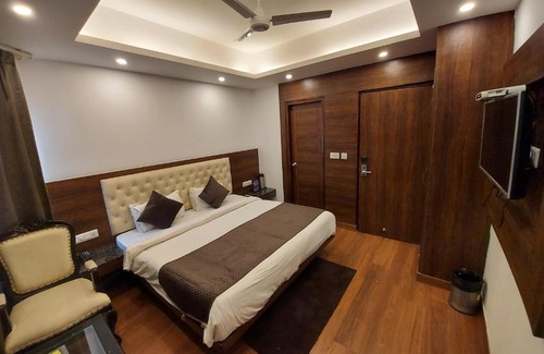 The Mall Road Hotel | The Forest View by DL Hotels and Resorts