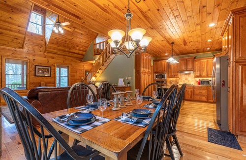 Lansing Casa | The Forge - Private home in gated community minutes from West Jefferson!