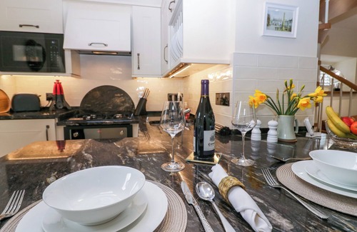 Cartmel Cabaña | THE FOSSA, with open fire in Cartmel